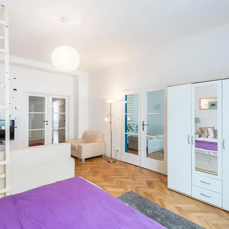 Apartments U Nemocenske Pojistovny